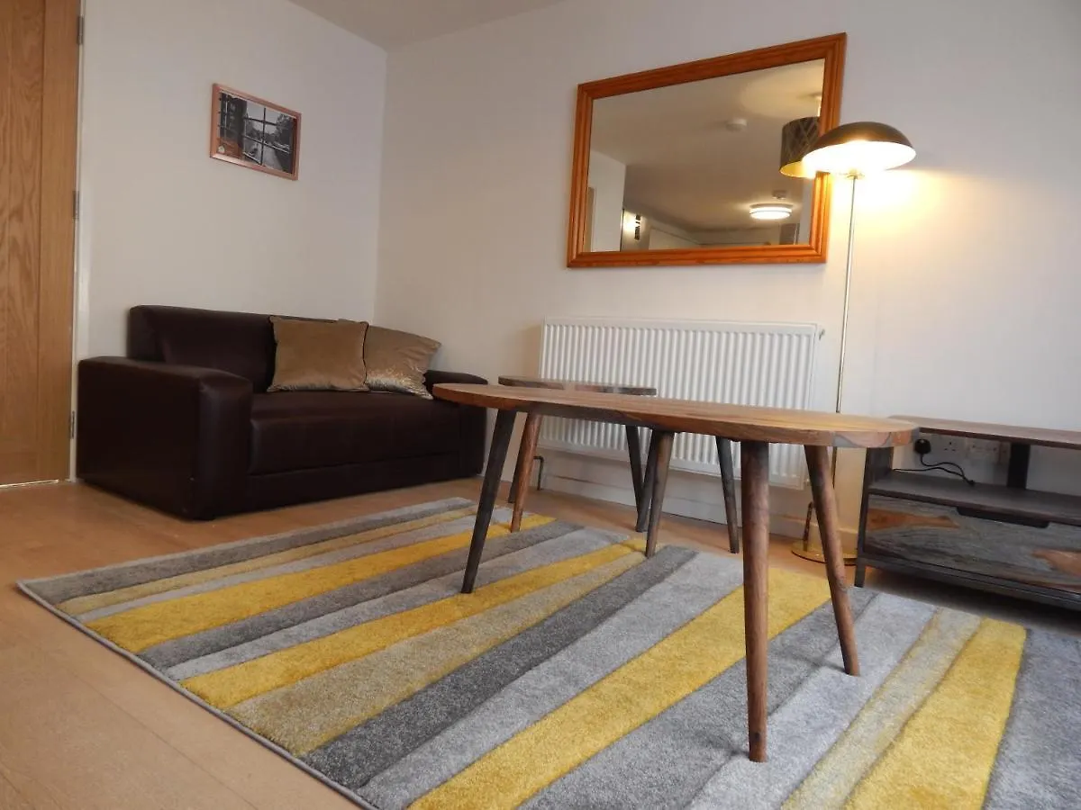 Modern, Well Located En-Suite Rooms With Parking - Orbitat Accommodations Guest house
