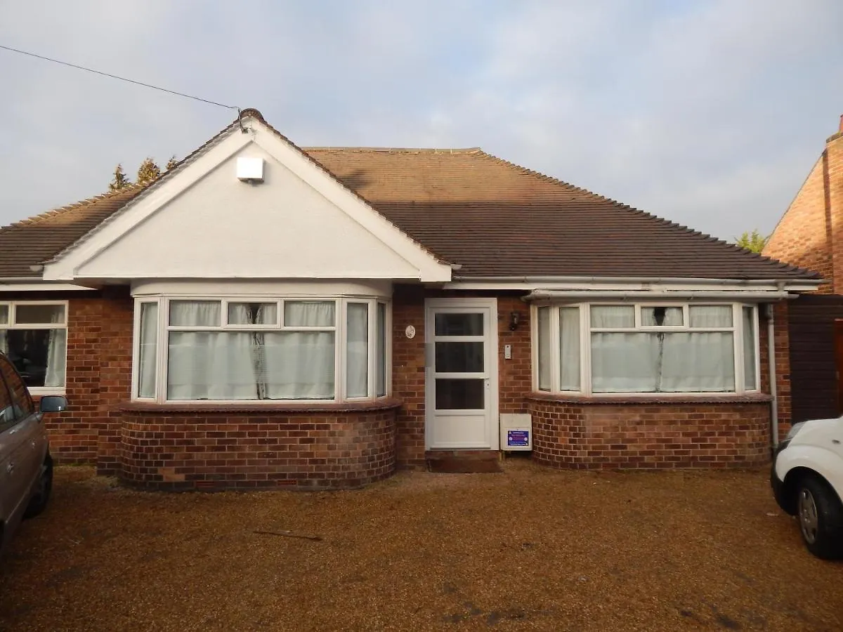 Modern, Well Located En-Suite Rooms With Parking - Orbitat Accommodations Guest house