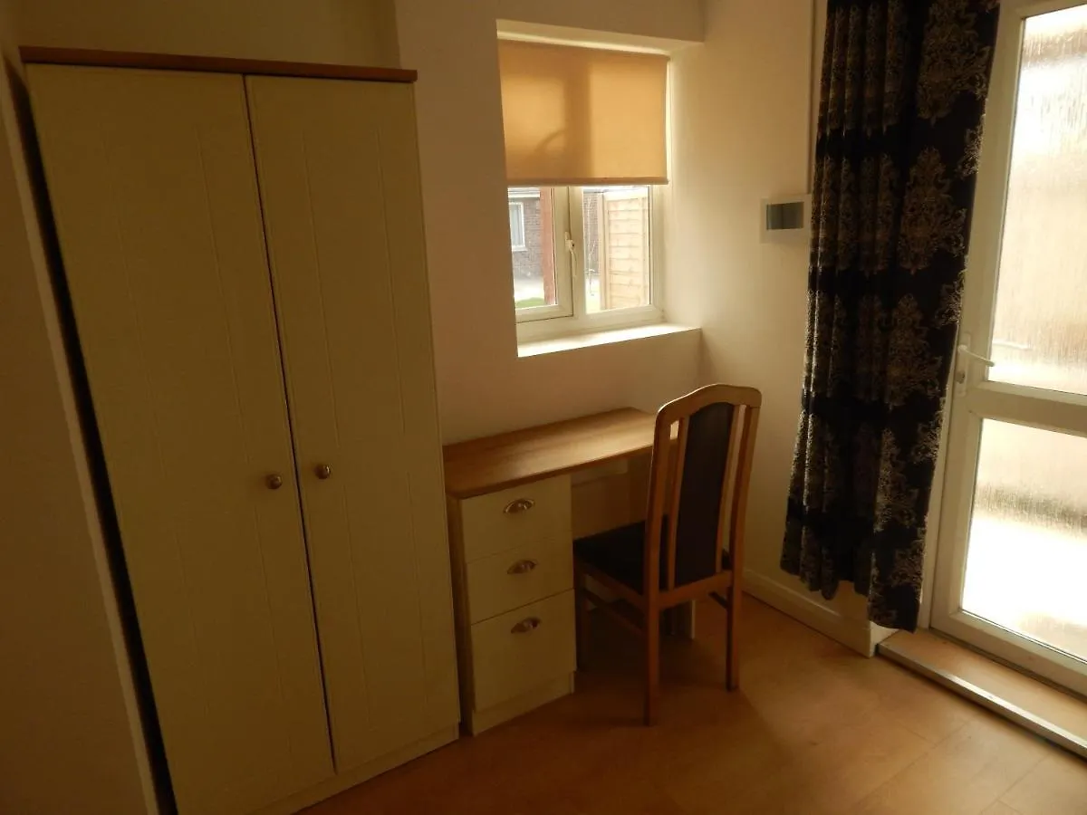 Modern, Well Located En-Suite Rooms With Parking - Orbitat Accommodations Cambridge Gasthuis