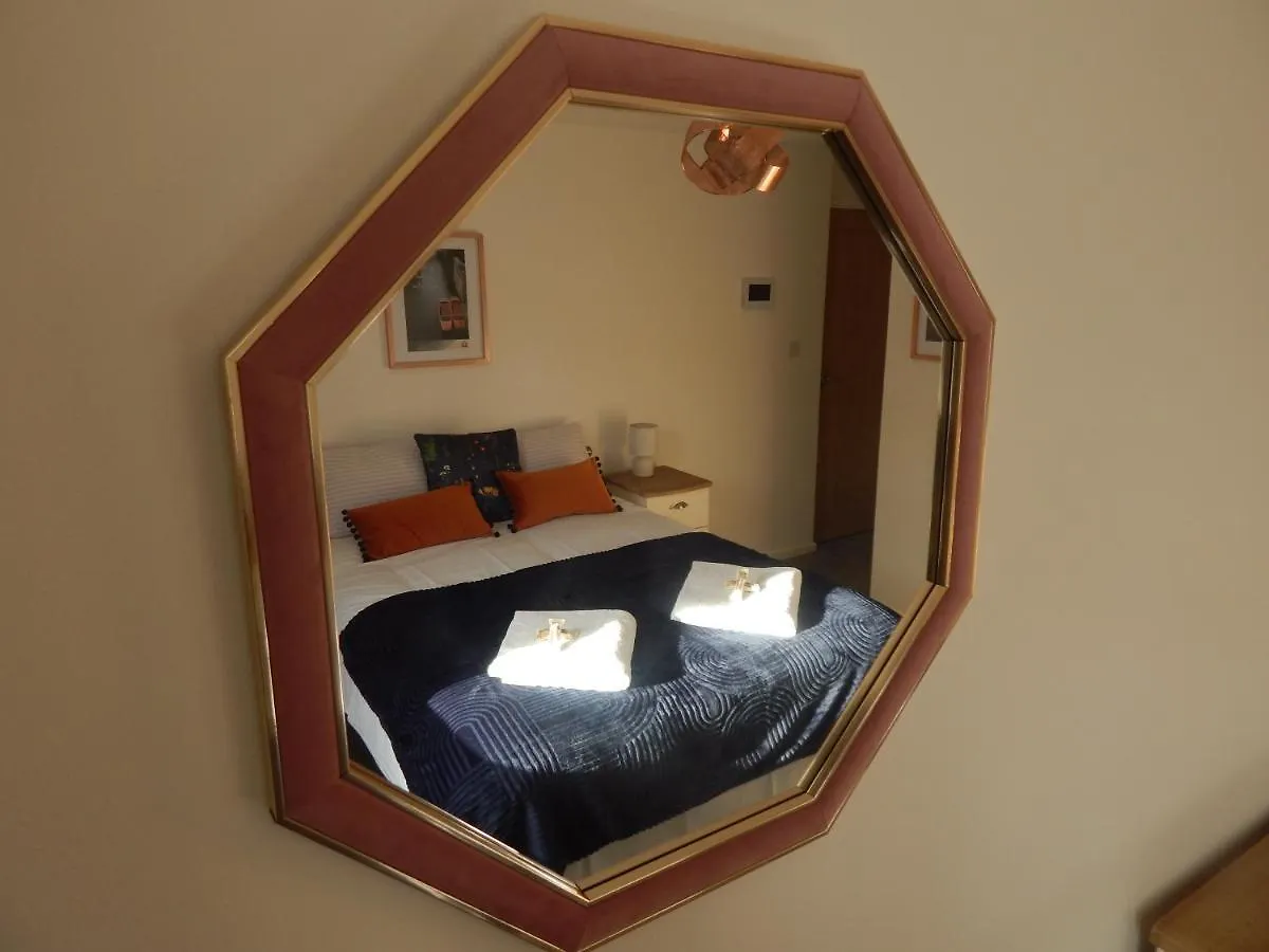 Gæstehus Modern, Well Located En-Suite Rooms With Parking - Orbitat Accommodations