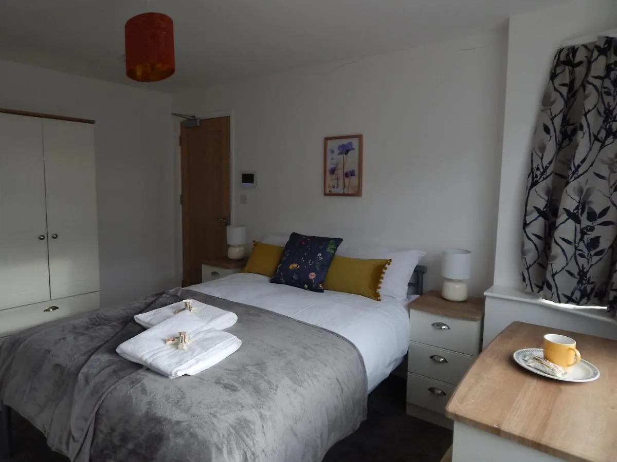 Gæstehus Modern, Well Located En-Suite Rooms With Parking - Orbitat Accommodations Storbritannien