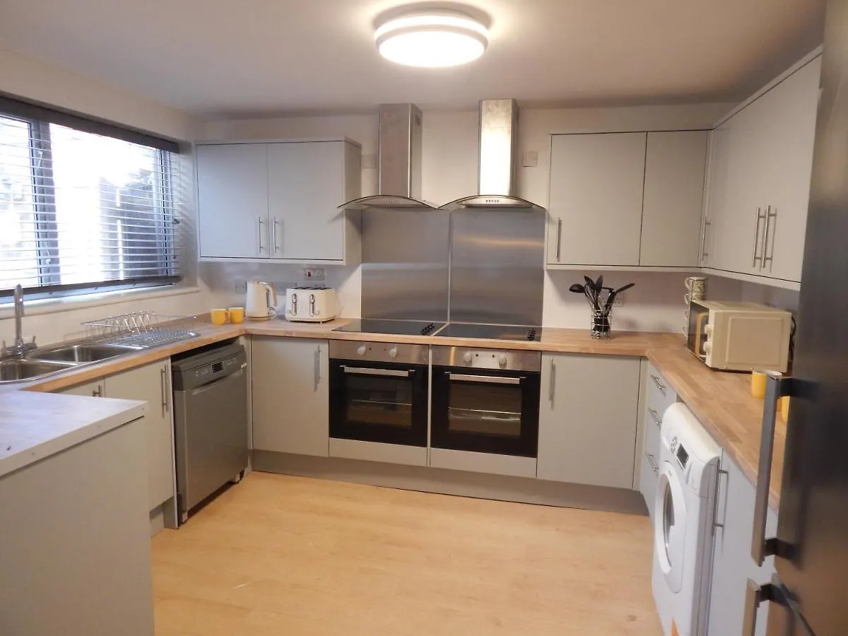 Gæstehus Modern, Well Located En-Suite Rooms With Parking - Orbitat Accommodations Storbritannien